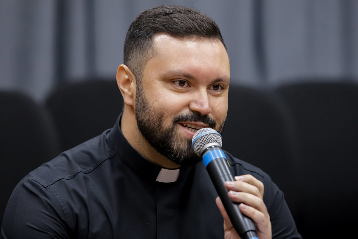 Padre Everton Henrique Nucchi