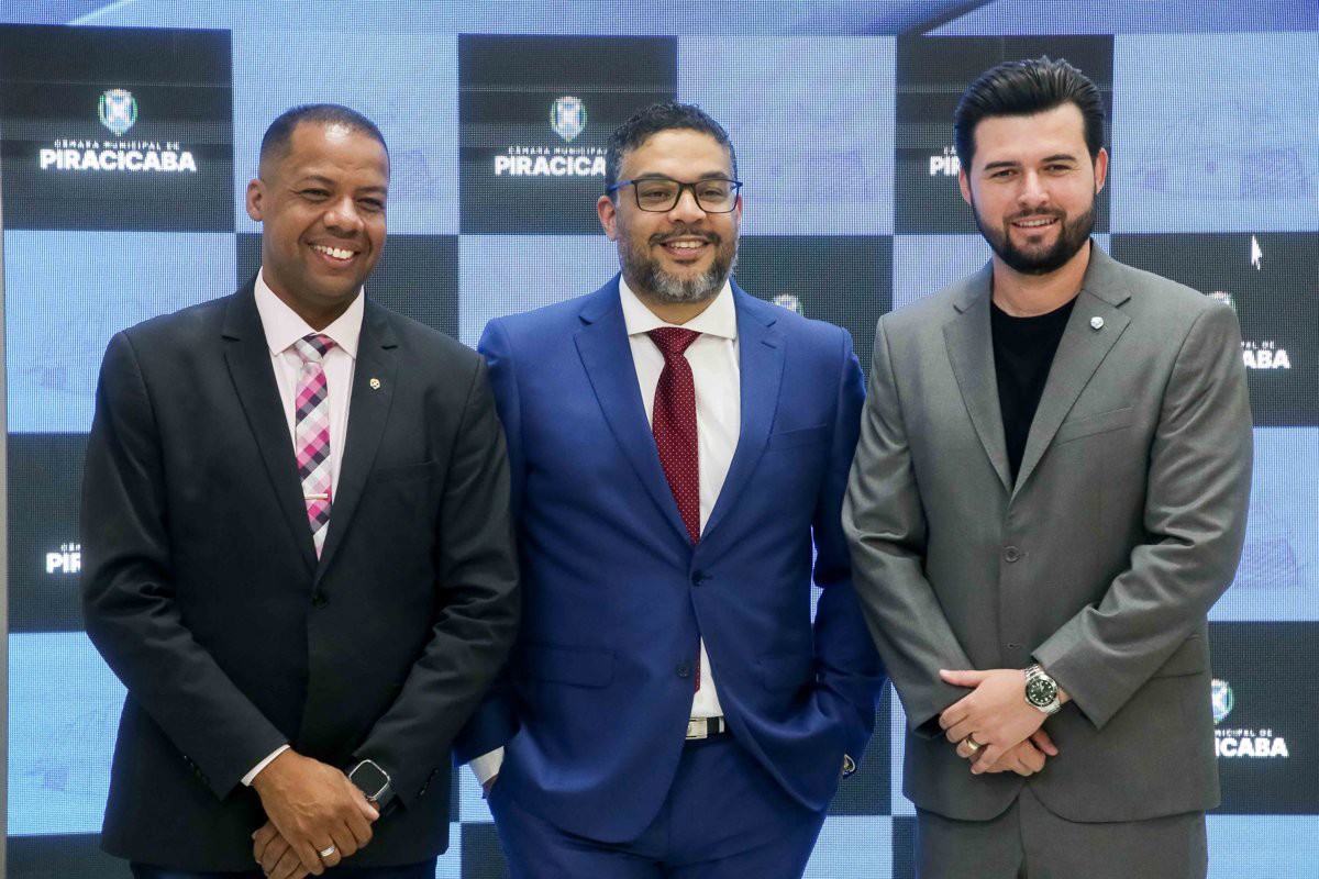 Sessão solene reuniu convidados e participantes no Salão Nobre da Câmara