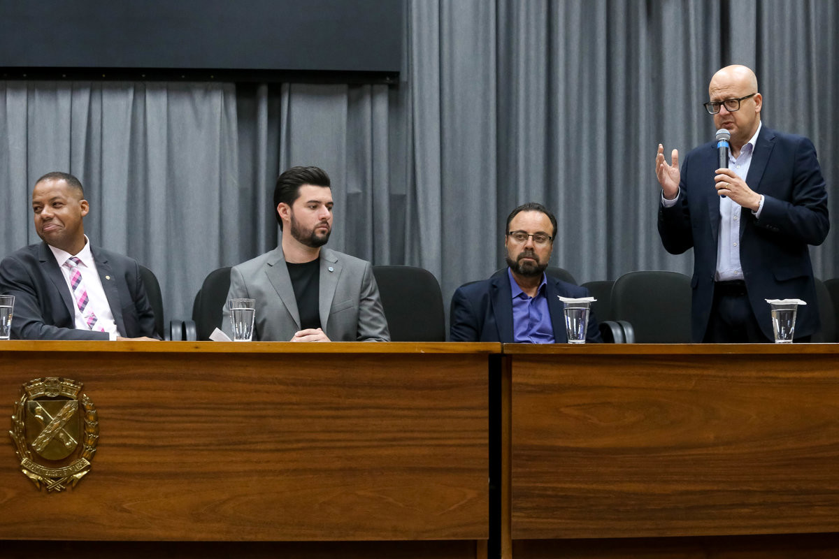 Sessão solene reuniu convidados e participantes no Salão Nobre da Câmara