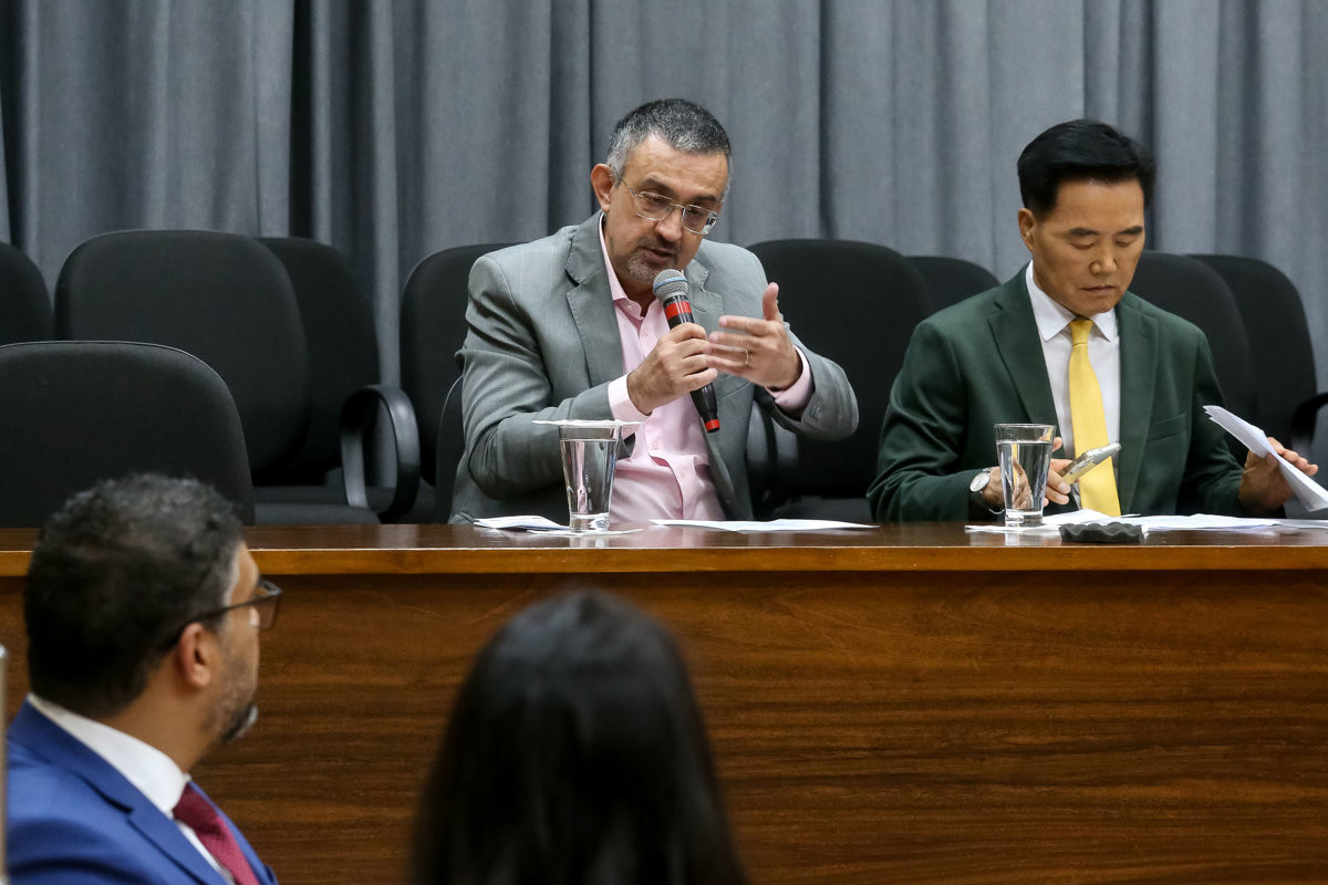 Sessão solene reuniu convidados e participantes no Salão Nobre da Câmara