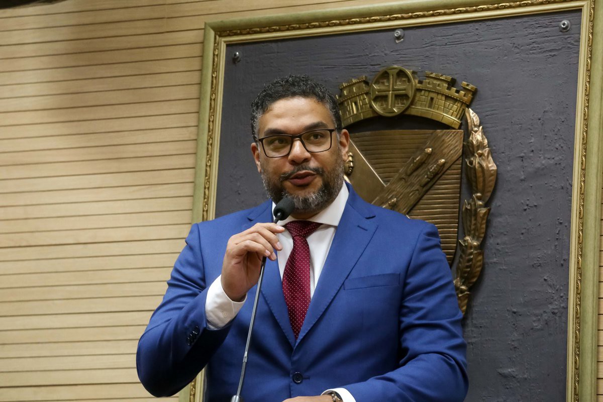 Sessão solene reuniu convidados e participantes no Salão Nobre da Câmara