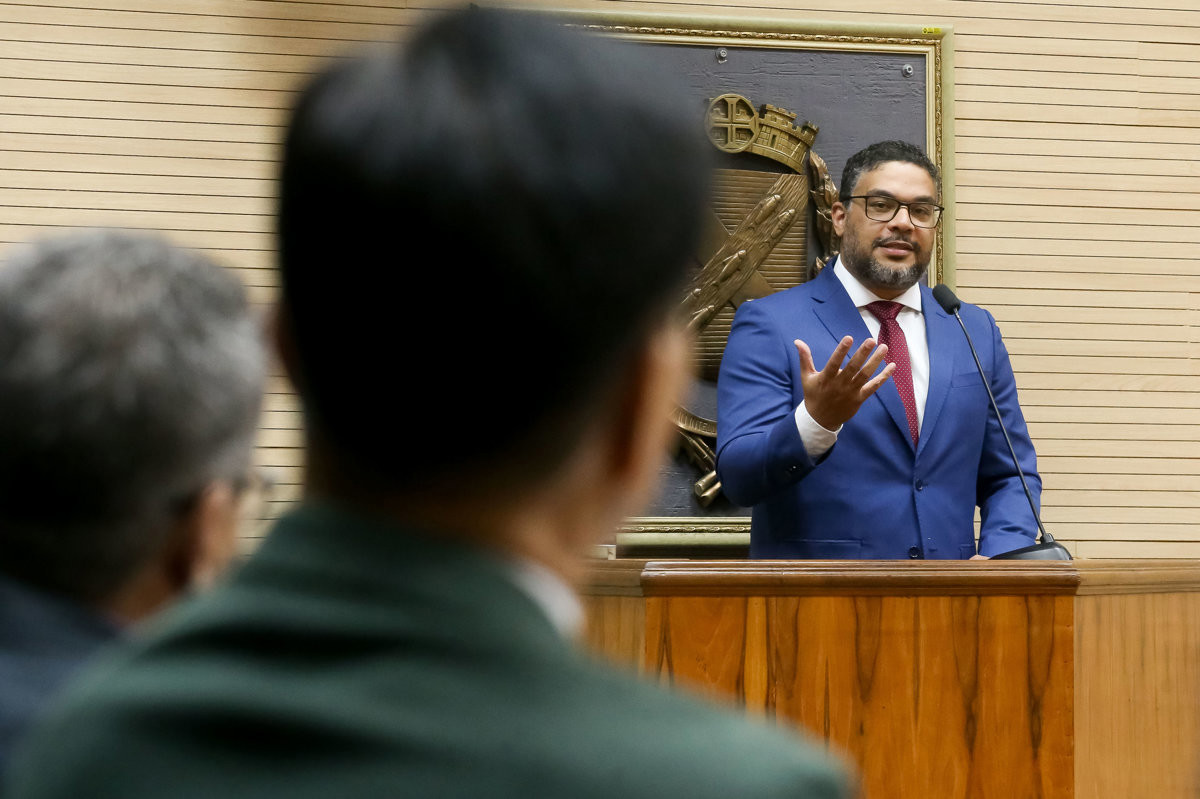 Sessão solene reuniu convidados e participantes no Salão Nobre da Câmara