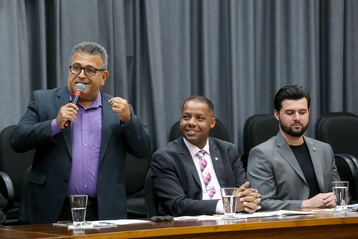 Sessão solene reuniu convidados e participantes no Salão Nobre da Câmara