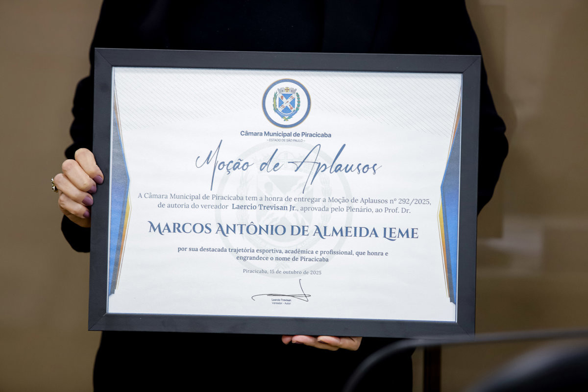 Moção de aplausos foi entregue durante a 8ª Reunião Ordinária da Câmara Municipal, em reconhecimento à trajetória no esporte.