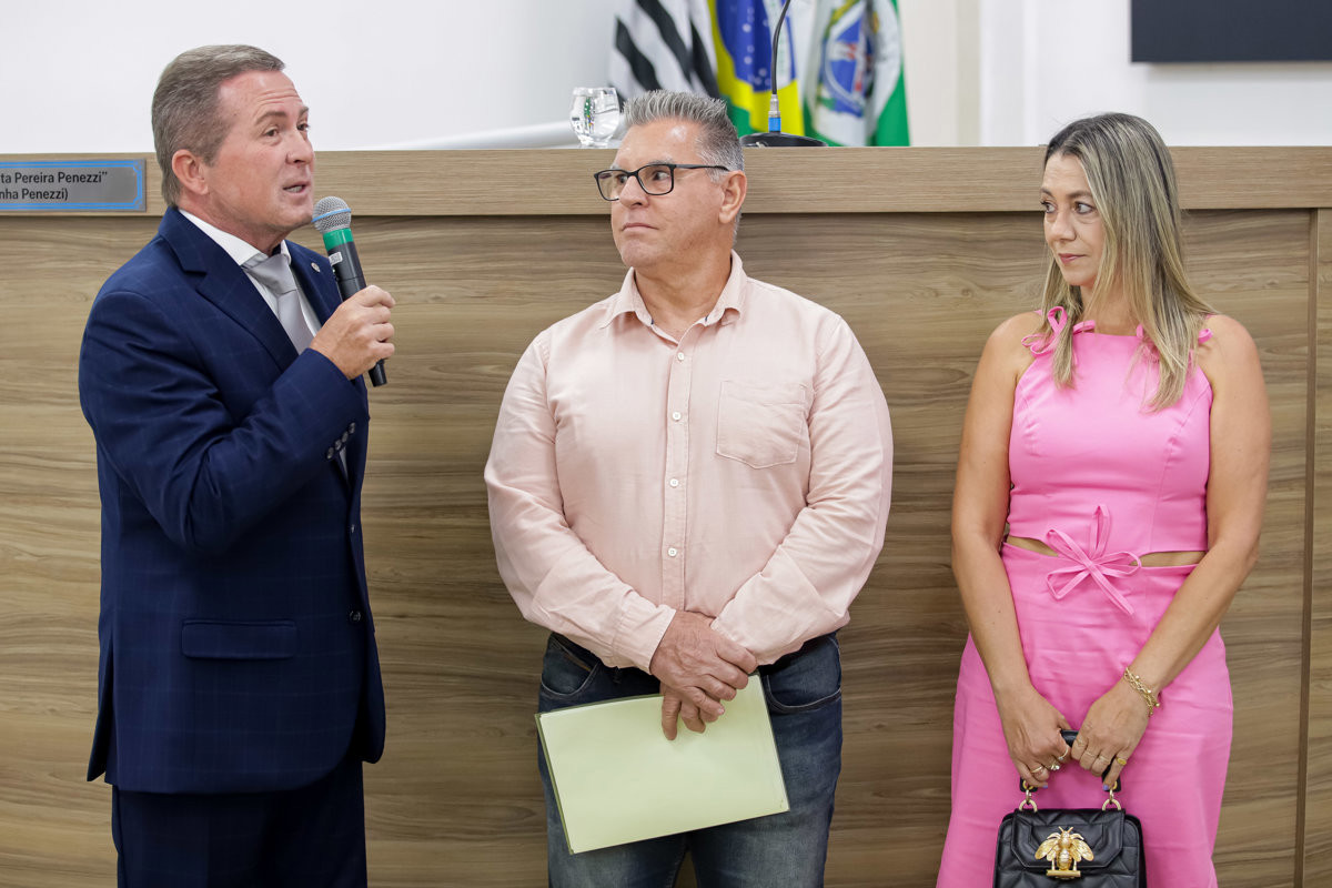 Moção de aplausos foi entregue durante a 8ª Reunião Ordinária da Câmara Municipal, em reconhecimento à trajetória no esporte.