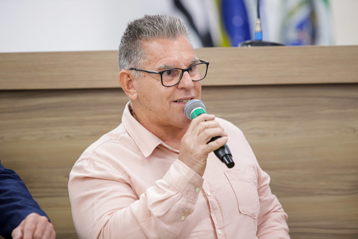 Moção de aplausos foi entregue durante a 8ª Reunião Ordinária da Câmara Municipal, em reconhecimento à trajetória no esporte.