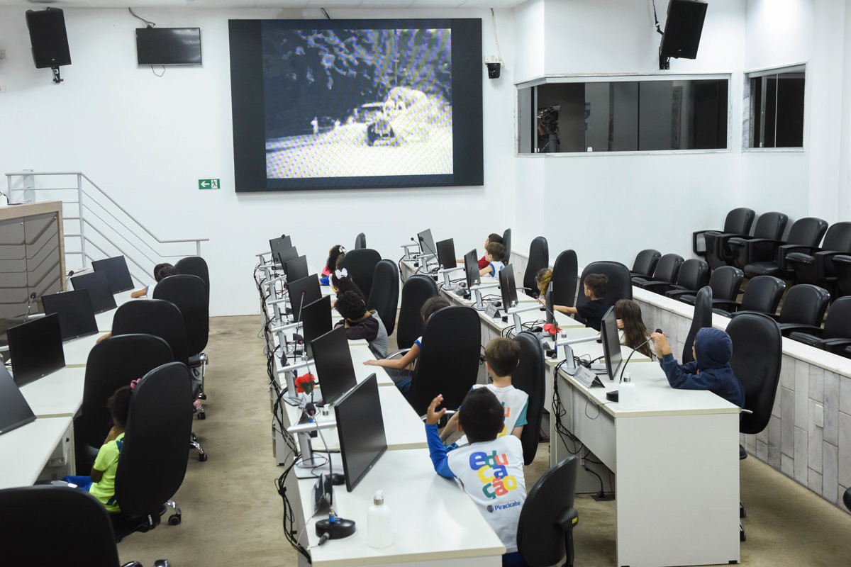 Projeto conheça o Legislativo