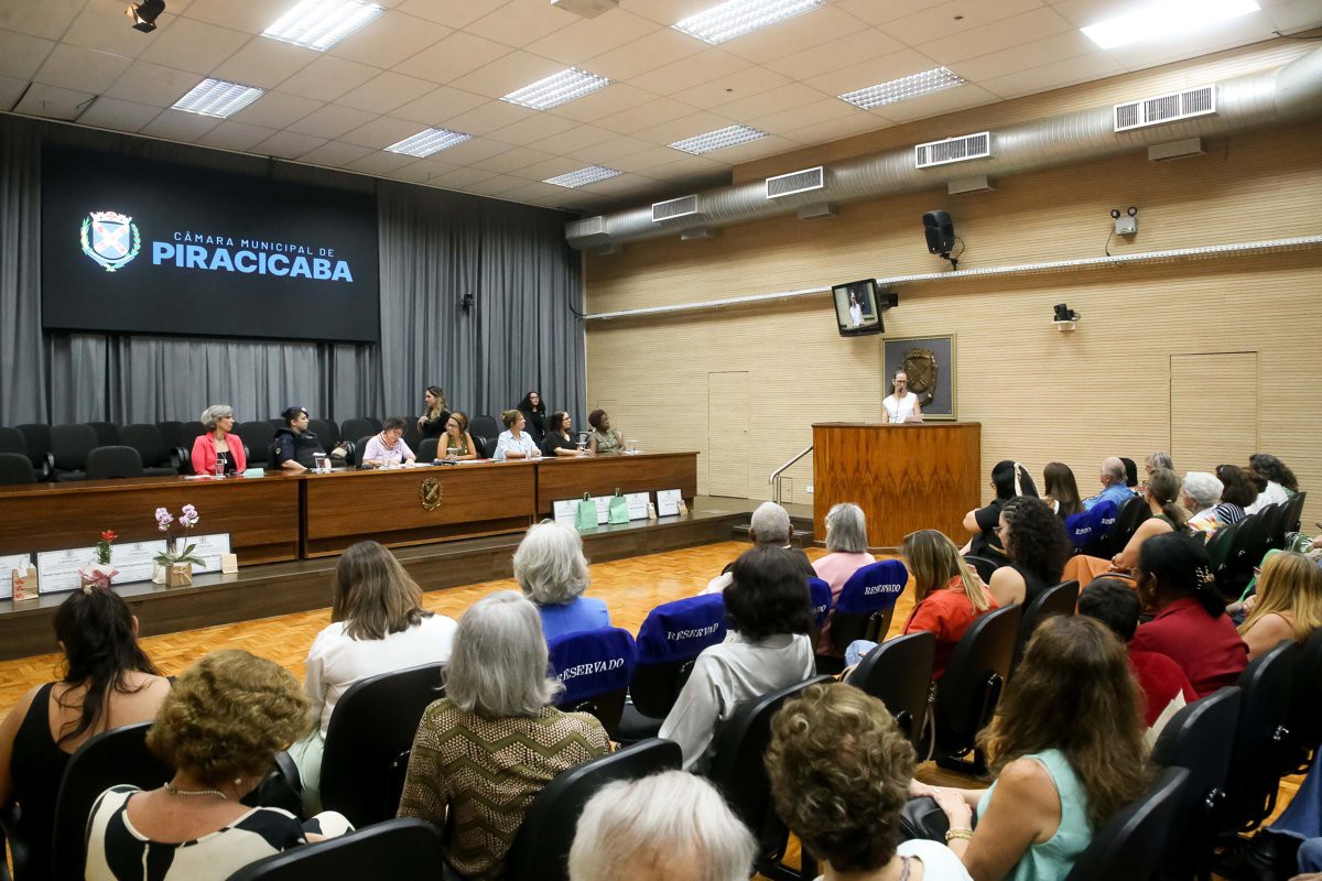Reunião solene da Câmara celebra o Dia Internacional e Semana Especial da Mulher