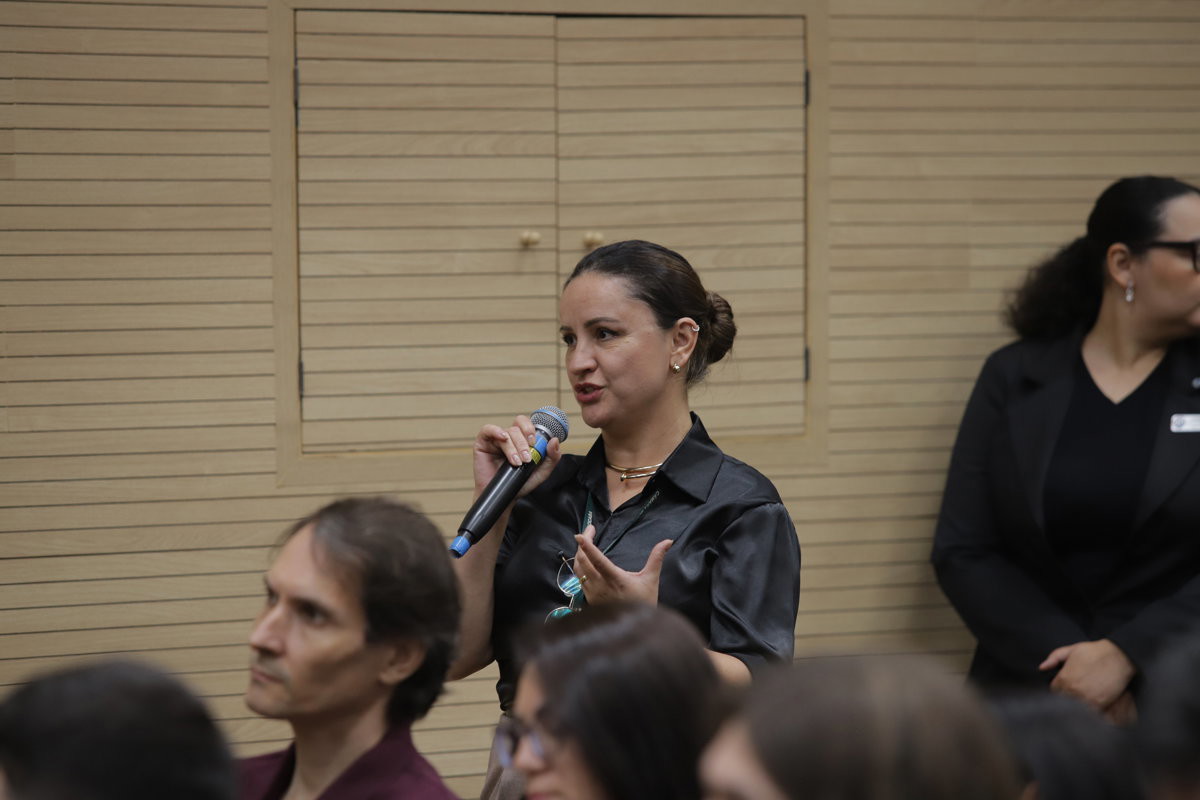 Participação de Daniela Delfino durante a palestra "Golpes da Liberdade: a segurança começa por dentro"