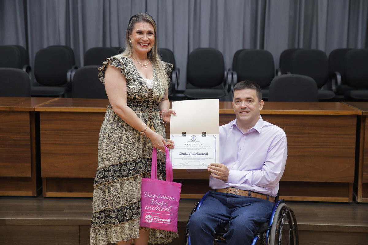 Homenageada Cintia Vitti Mazzotti