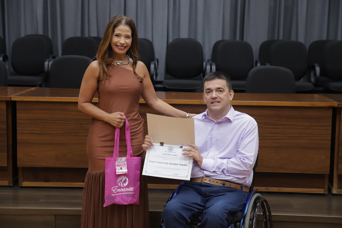 Homenageada Regina Aparecida Salvador Volpato