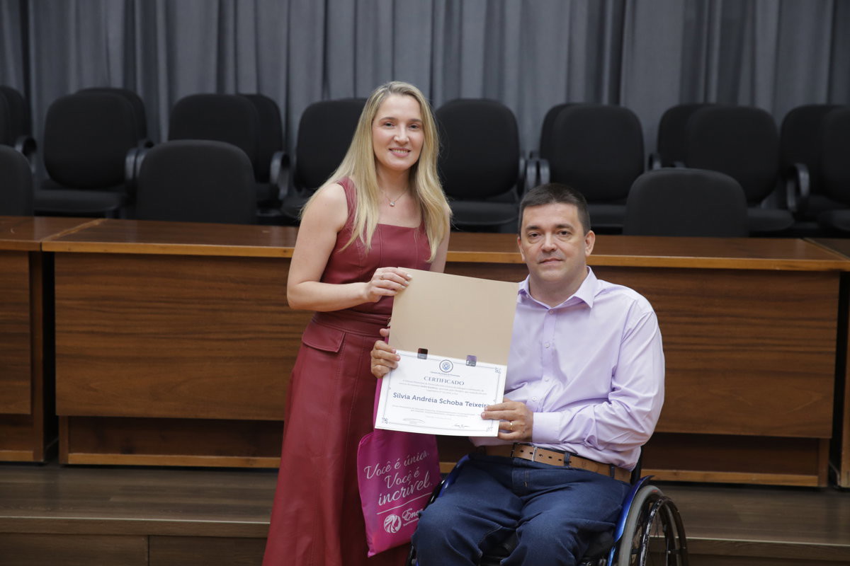 Homenageada Sílvia Andréia Schoba Teixeira