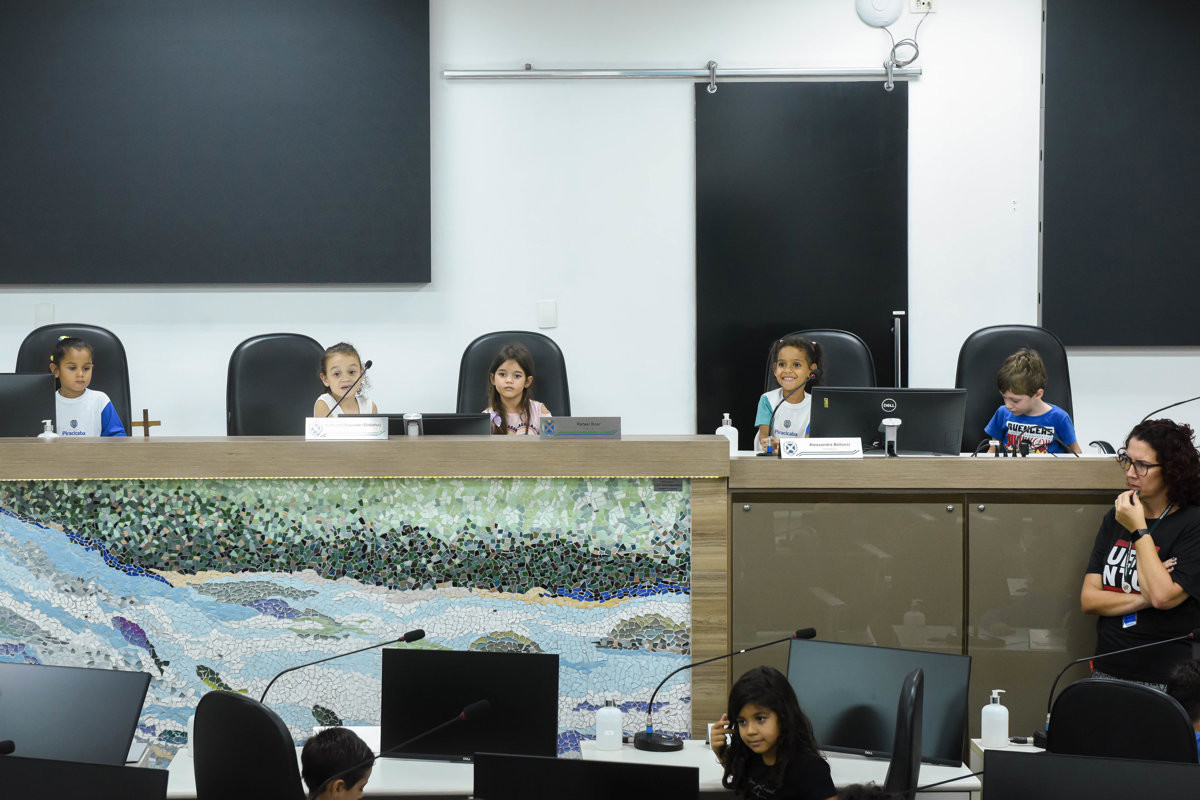 Projeto conheça o Legislativo