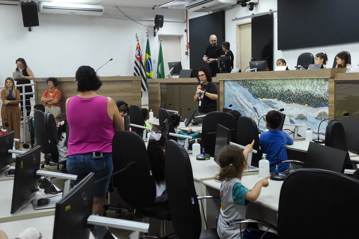 Projeto conheça o Legislativo