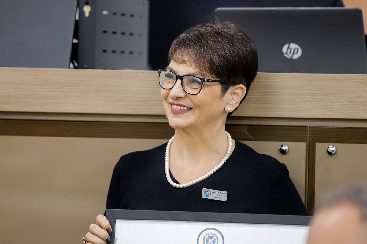 Moção foi entregue no plenário da Câmara durante a 10ª Reunião Ordinária, na noite desta quinta-feira (12)