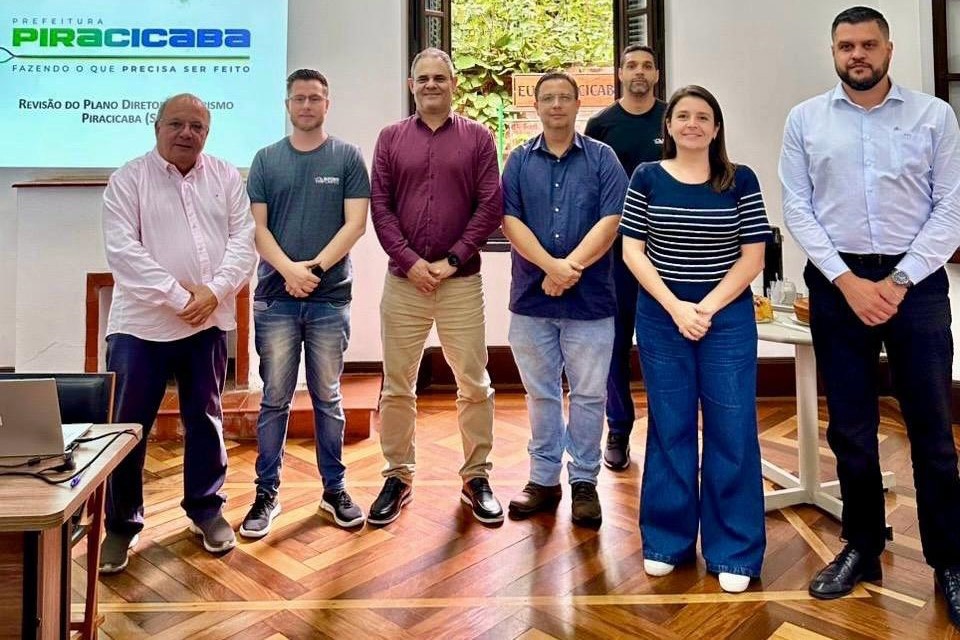 Reunião aconteceu na Secretaria Municipal de Turismo, no Engenho Central 