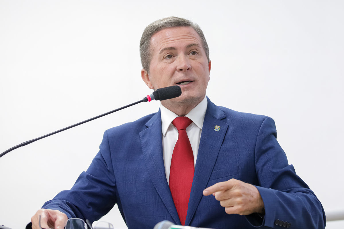 Laércio Trevisan Jr. em discurso na noite desta quinta-feira (12) no Plenário da Câmara