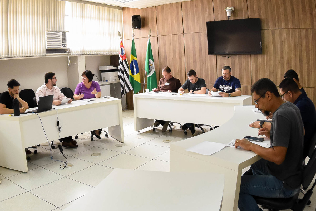 Dois projetos beneficiam crianças afetas pela violência doméstica; outro projeto estabelece data para conscientização sobre o feminicídio