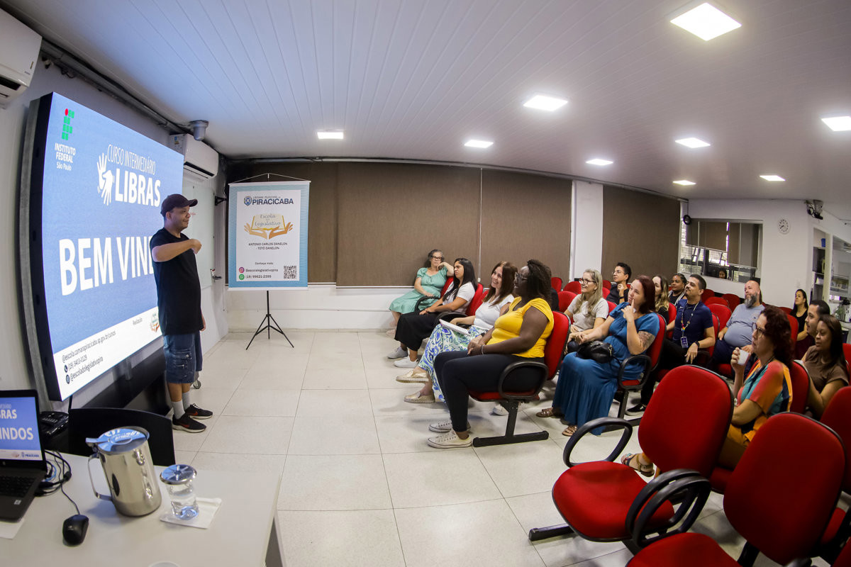 Câmara reinicia cursos de Libras em parceria com o Instituto Federal