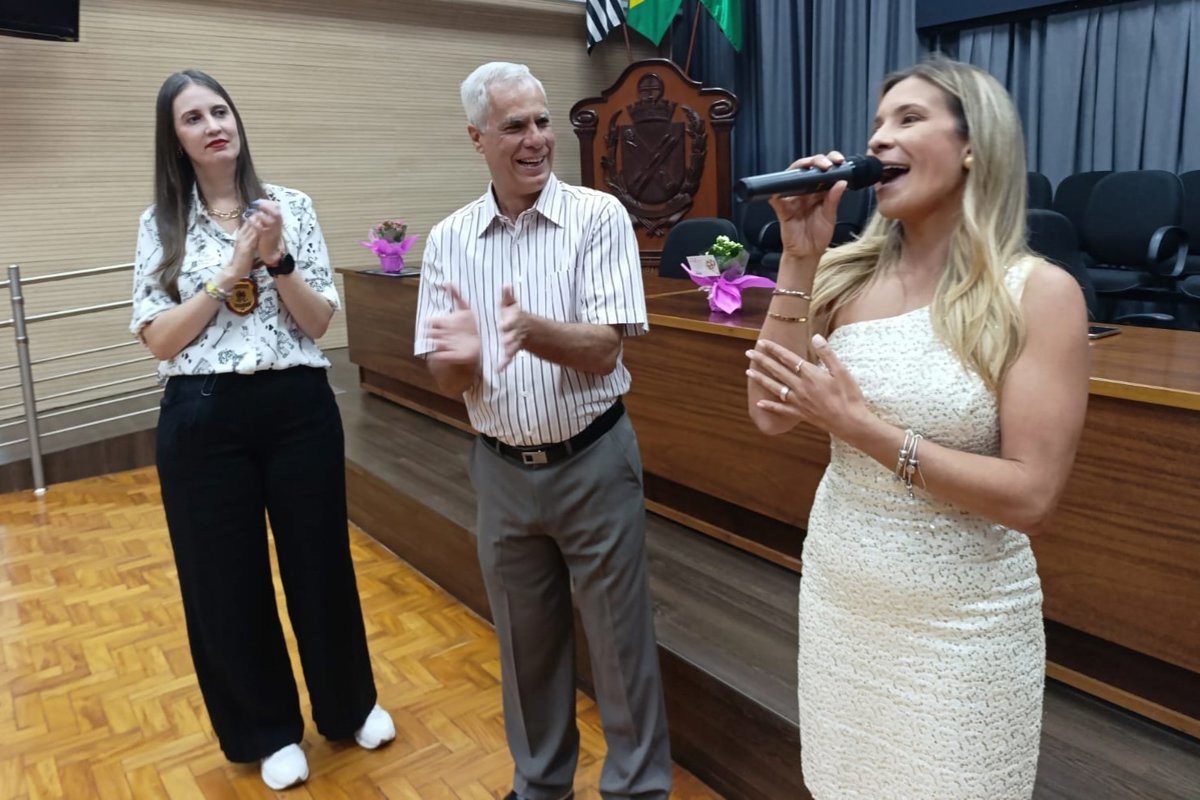 As homenagens, aprovadas pelo plenário da Câmara Municipal, integram as comemorações do Dia Internacional da Mulher, celebrado em 8 de março