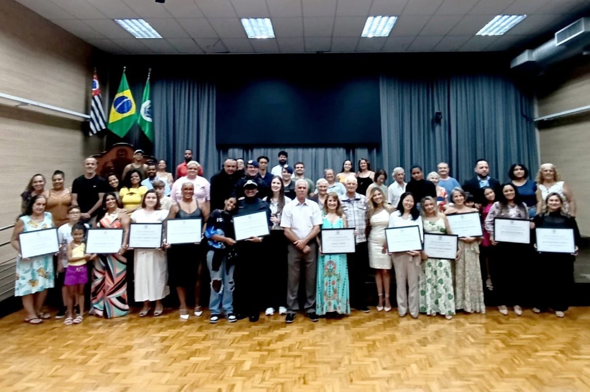 As homenagens, aprovadas pelo plenário da Câmara Municipal, integram as comemorações do Dia Internacional da Mulher, celebrado em 8 de março