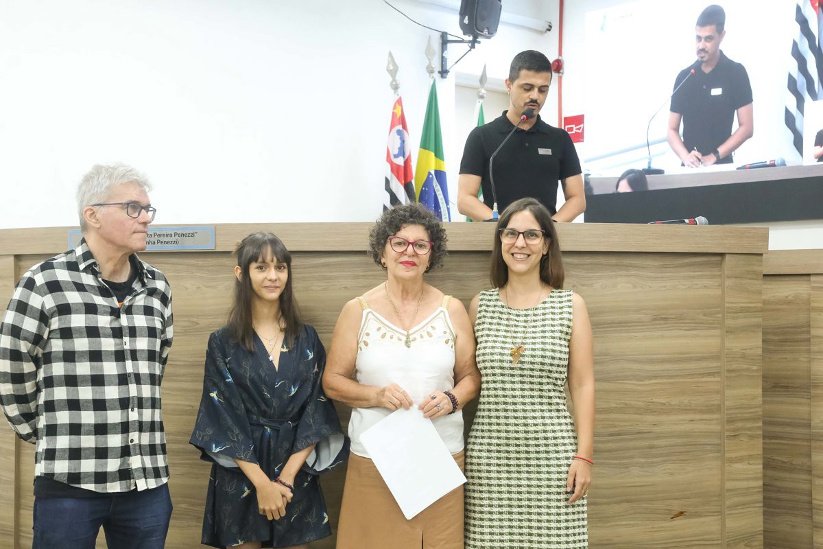 Homenagem a jovem Aurora é de autoria da vereadora Rai de Almeida
