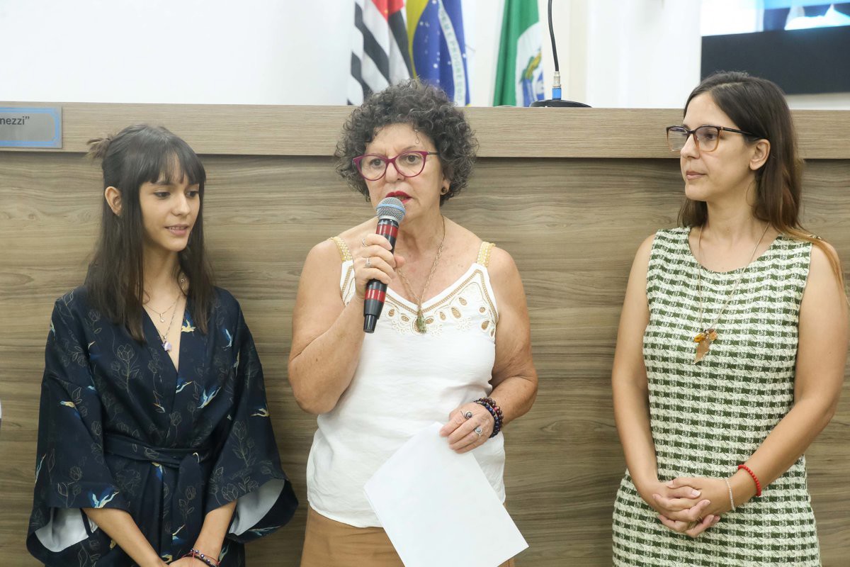 Homenagem a jovem Aurora é de autoria da vereadora Rai de Almeida