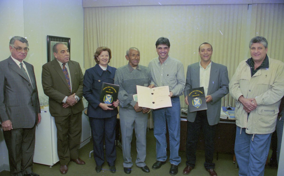 Na imagem da esquerda para a direita: Jorge Rodrigues Martins, João Leite de Oliveira, Aparecida Gregolin Abe (Cida Abe), Elias Rocha (Elias dos Bonecos), Ary de Camargo Pedroso Junior, Nordahl Christian Neptune e João Herrmann Neto.