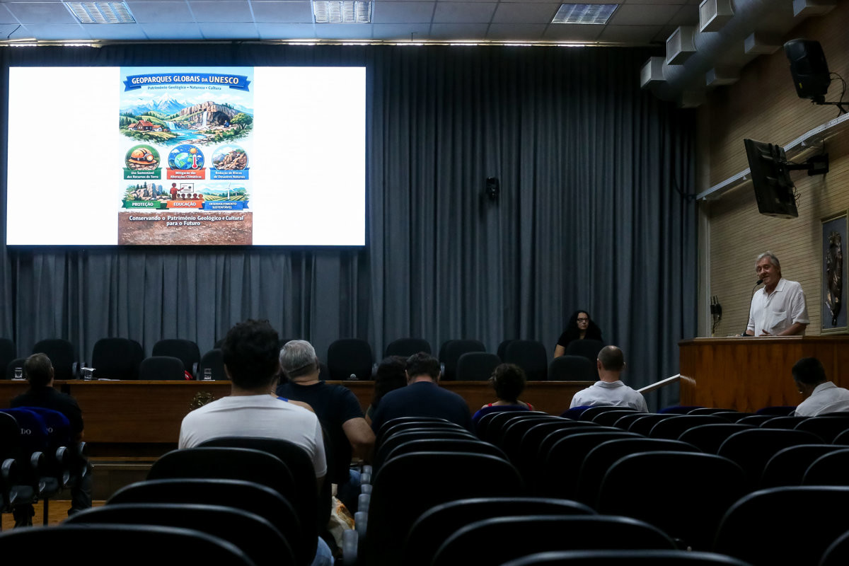 Evento aconteceu no Salão Nobre "Helly de Campos Melges" na tarde desta terça-feira (24)