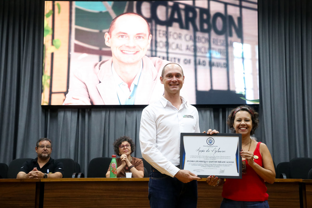 Pedro Henrique Santin Brancalion e Silvia Morales