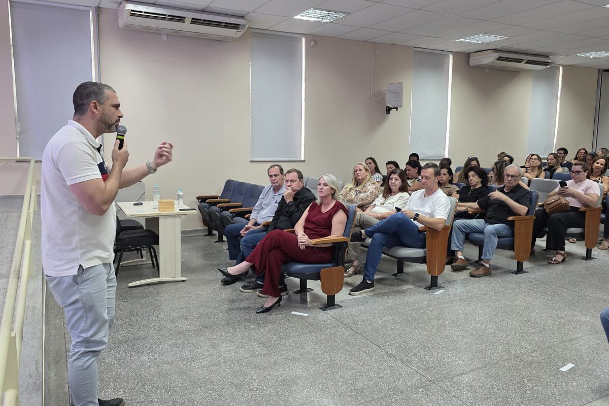 Vereador destaca compromisso da administração no fortalecimento da educação