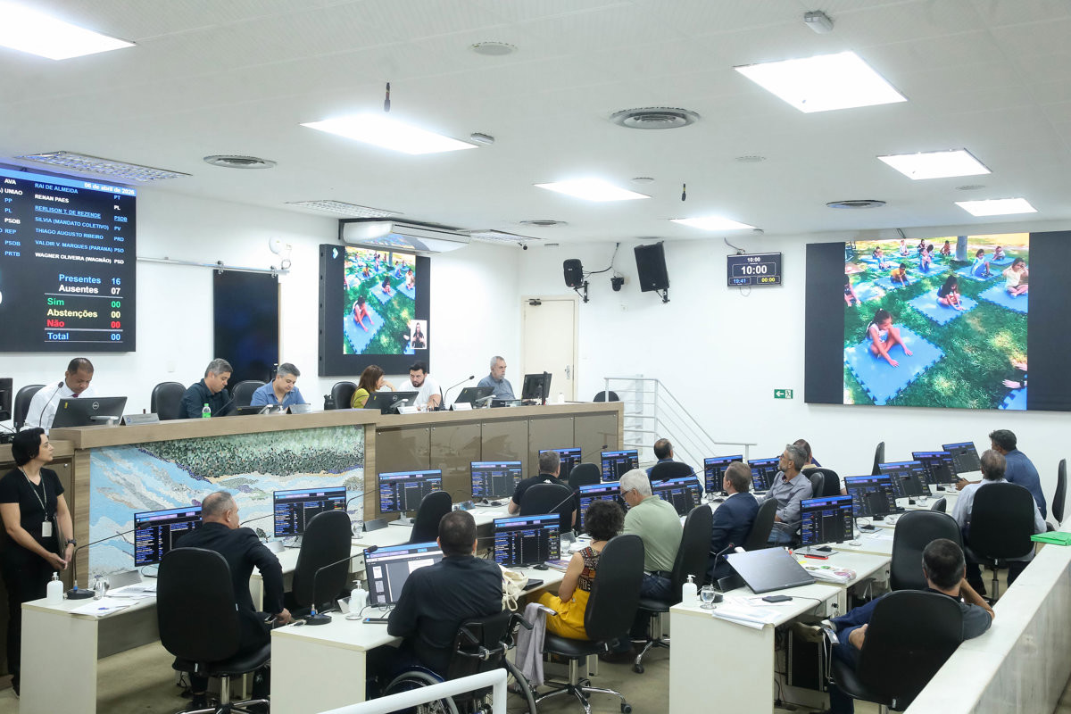 Câmara aprovou moção de apelo ao Executivo em regime de urgência