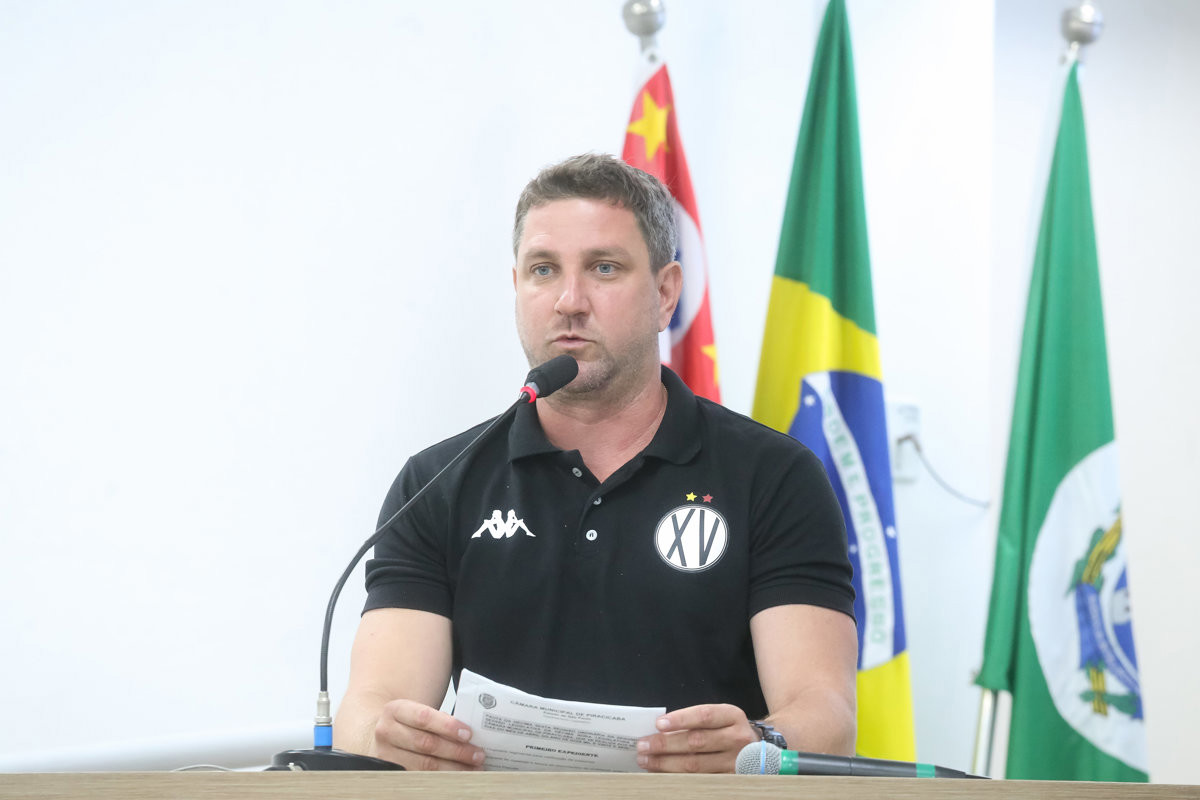 Felipe Gema em discurso na tribuna da 16ª Reunião Ordinária