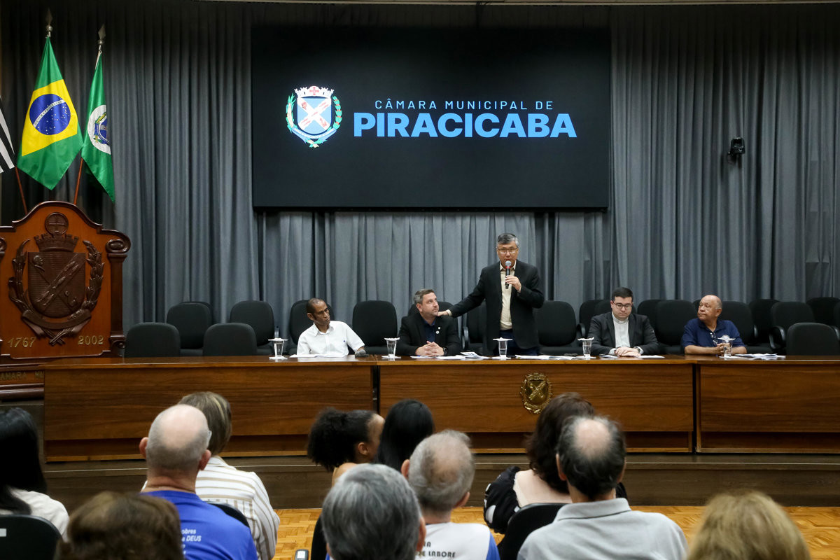 Catequistas e vicentinos foram homenageados por iniciativa dos vereadores Pedro Kawai e Felipe Gema