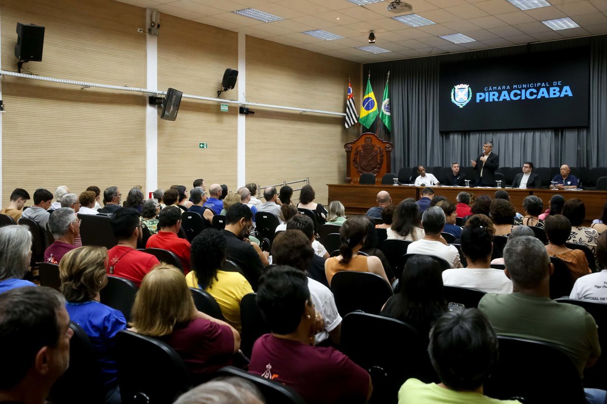 Catequistas e vicentinos foram homenageados por iniciativa dos vereadores Pedro Kawai e Felipe Gema
