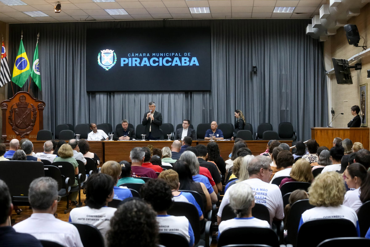 Catequistas e vicentinos foram homenageados por iniciativa dos vereadores Pedro Kawai e Felipe Gema