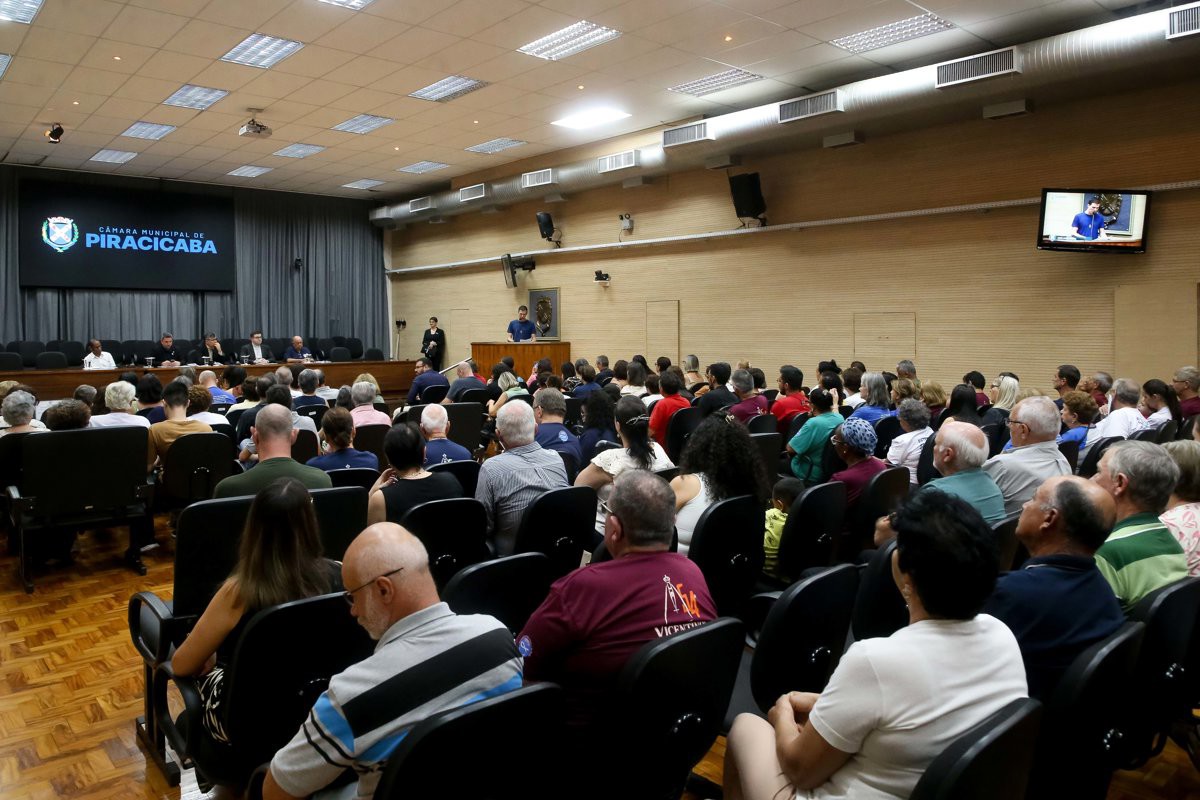 Catequistas e vicentinos foram homenageados por iniciativa dos vereadores Pedro Kawai e Felipe Gema