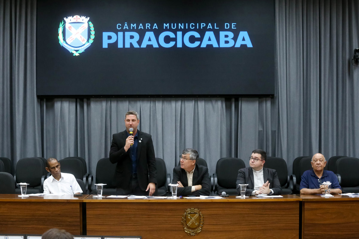 Catequistas e vicentinos foram homenageados por iniciativa dos vereadores Pedro Kawai e Felipe Gema