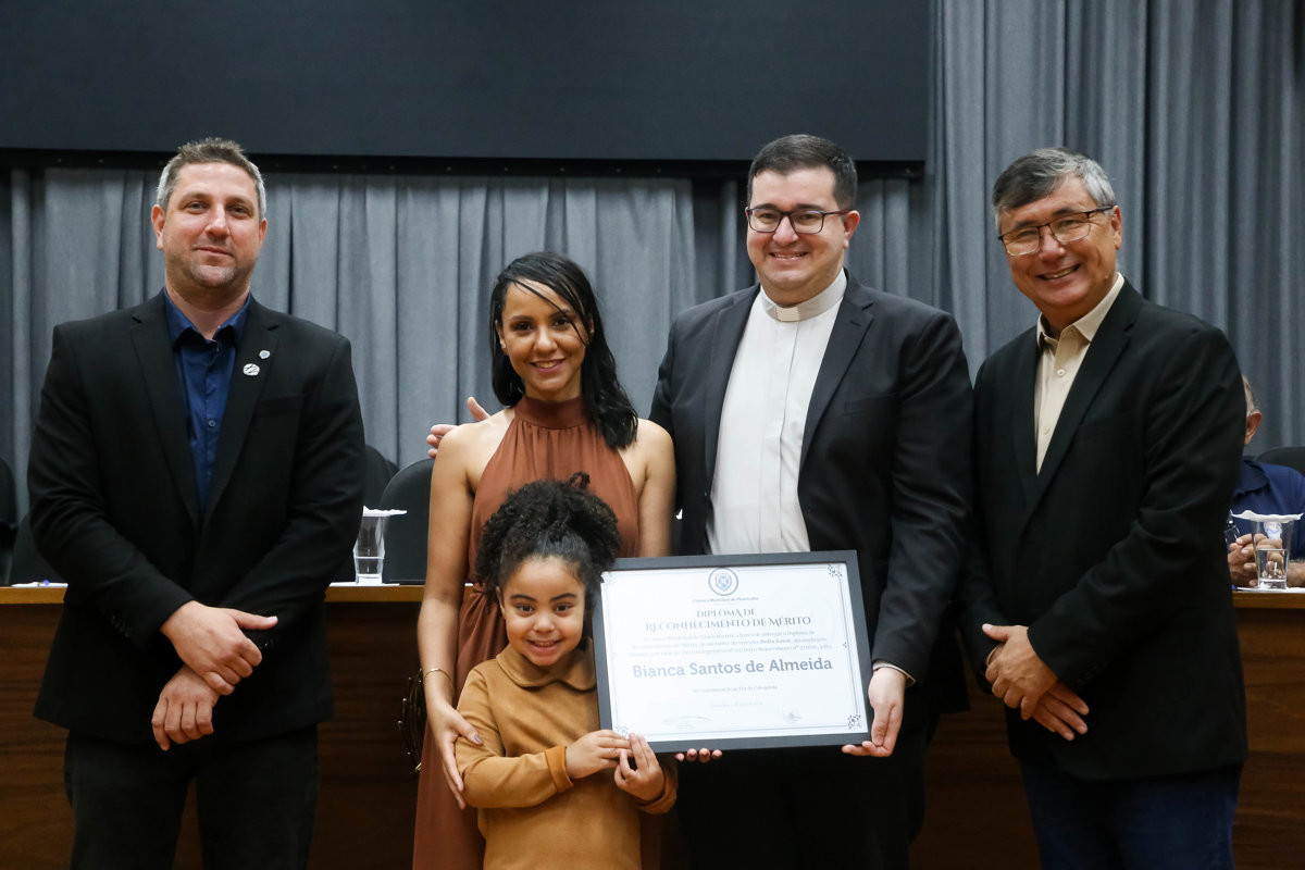 Catequistas e vicentinos foram homenageados por iniciativa dos vereadores Pedro Kawai e Felipe Gema