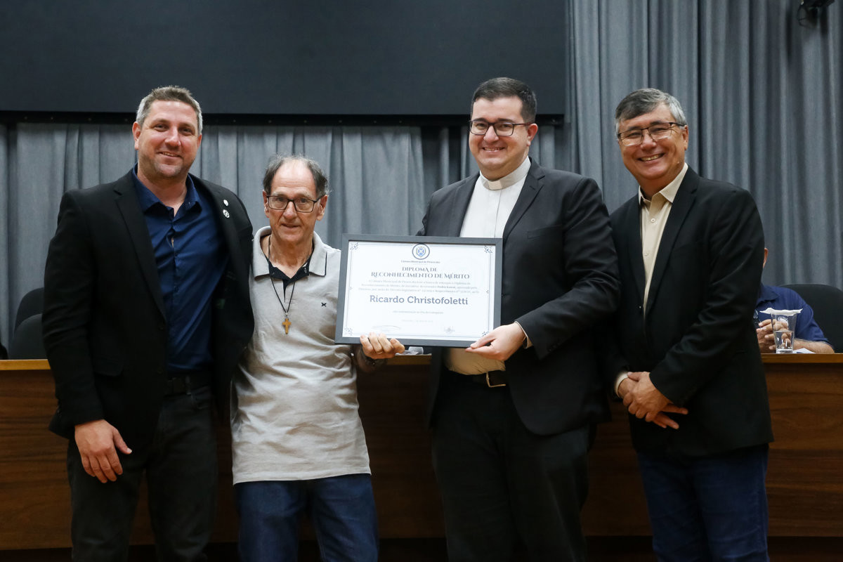 Catequistas e vicentinos foram homenageados por iniciativa dos vereadores Pedro Kawai e Felipe Gema