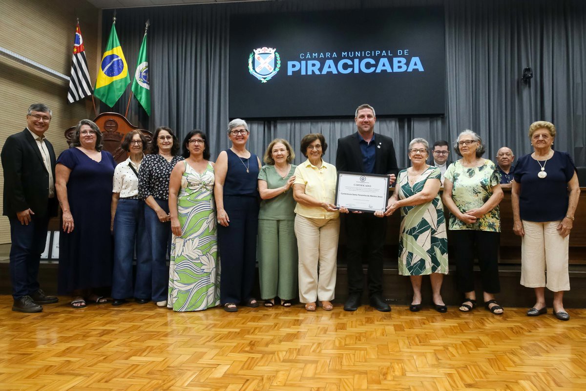Catequistas e vicentinos foram homenageados por iniciativa dos vereadores Pedro Kawai e Felipe Gema