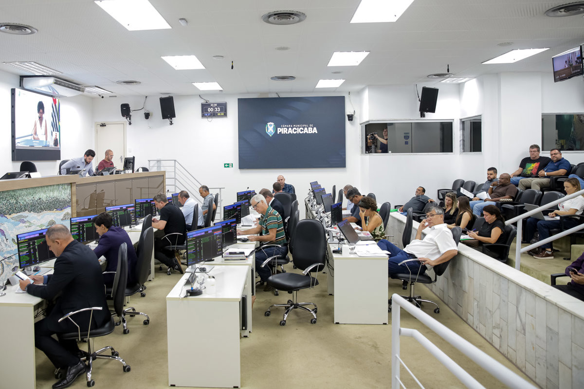 As reuniões ordinárias da Câmara Municipal de Piracicaba acontecem às segundas e quintas-feiras, no Plenário "Franscisco Antonio Coelho", a partir das 19 horas
