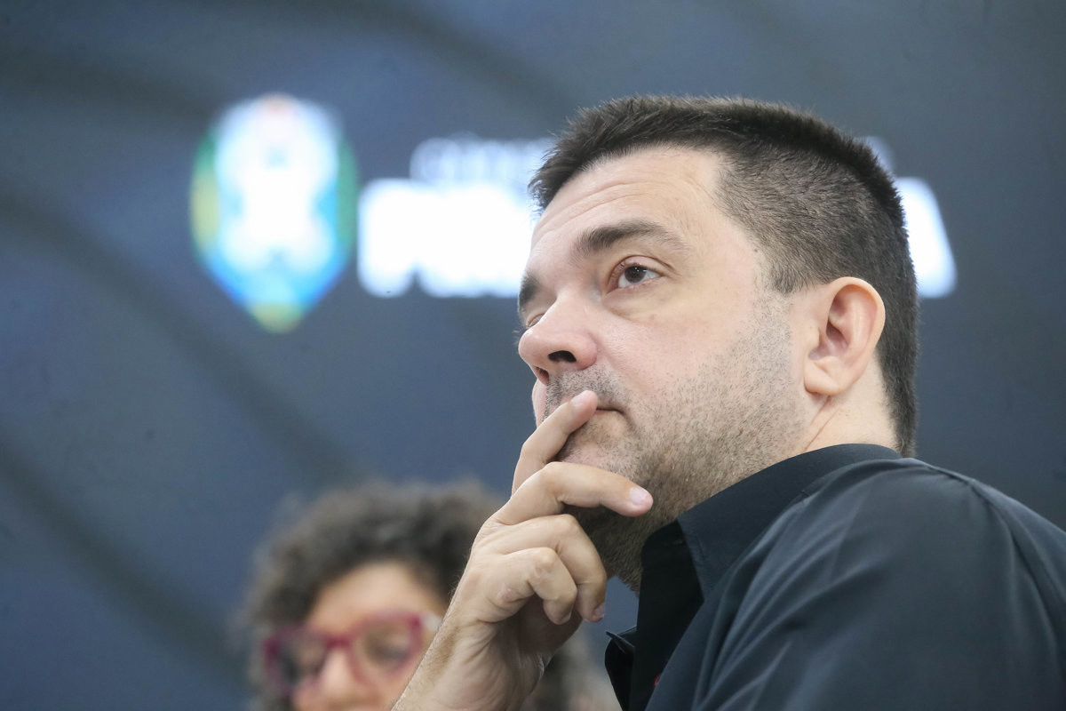 Nova regra permite inclusão de itens simbólicos e personalizados nas homenagens feitas durante reuniões solenes