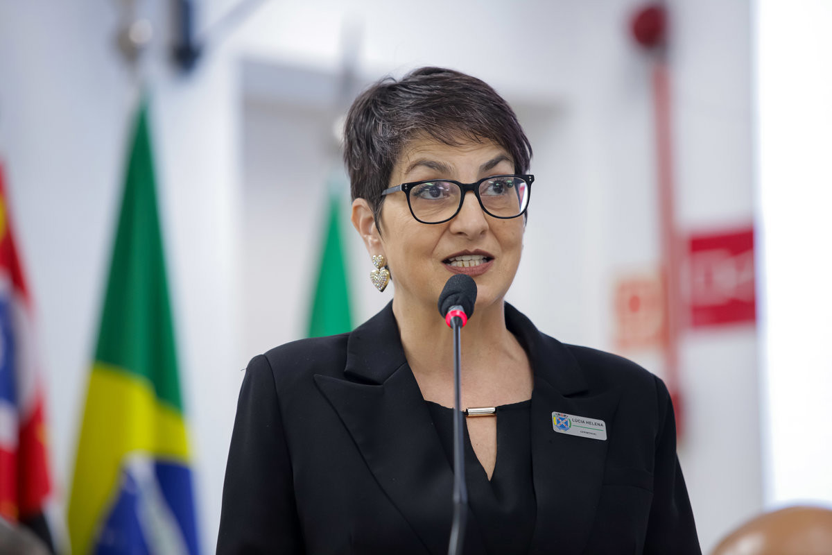 A cerimônia de entrega das moções 22/26 e 23/26 aconteceu na noite desta quinta (9), na 17ª Reunião Ordinária, no Plenário "Franscisco Antonio Coelho"