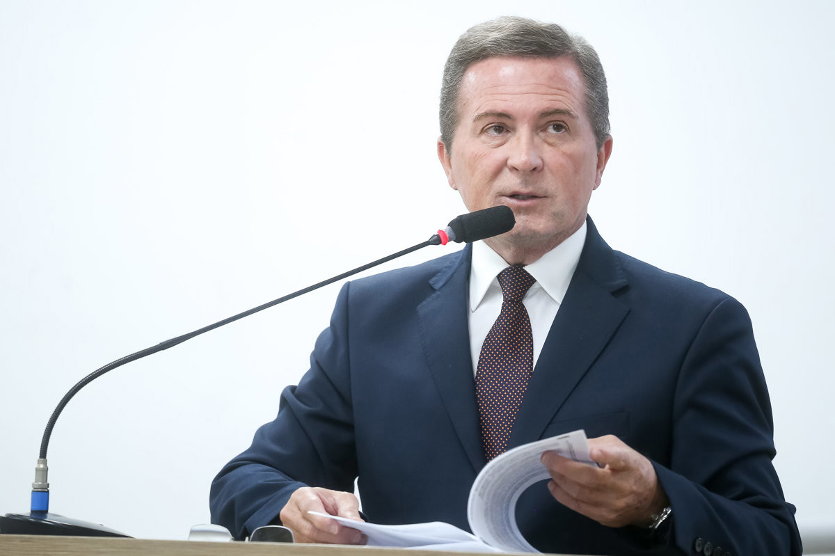 Laércio Trevisan Jr. assina o requerimento 384/2026, aprovado nesta segunda-feira (13)