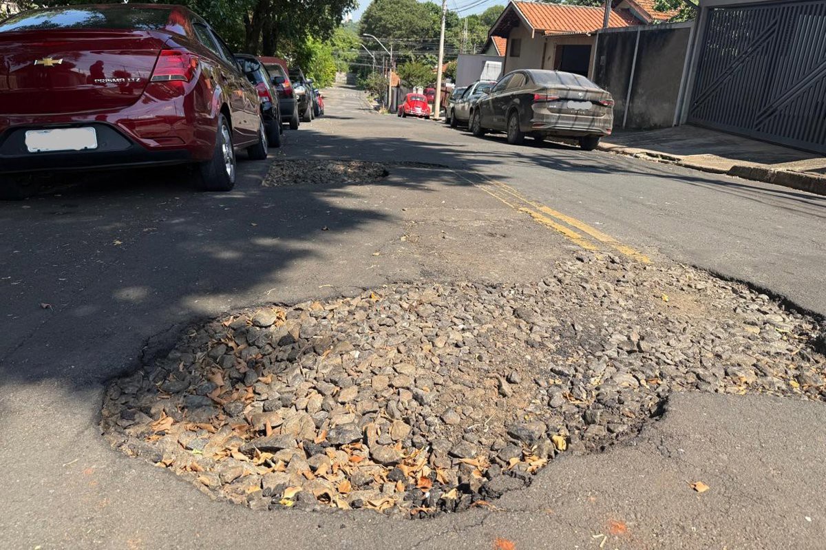 Solicitação de moradores por reparos na rua Anita Garibaldi foi encaminhada ao Executivo por meio da indicação 2321/2026