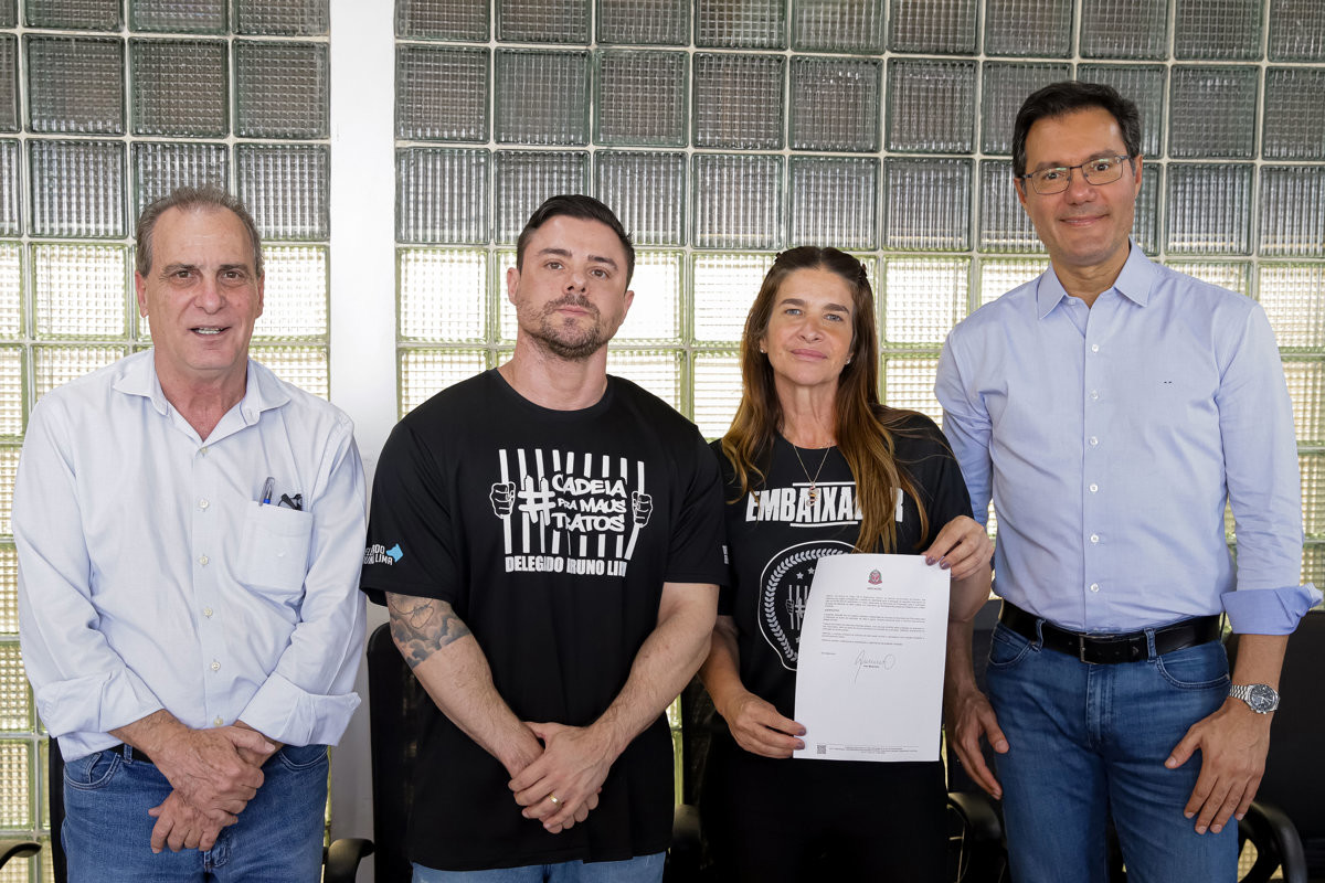 Reunião aconteceu no Centro Cívico, na tarde desta sexta-feira (17)