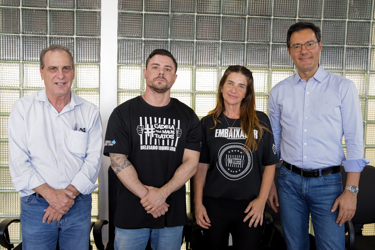 Reunião aconteceu no Centro Cívico, na tarde desta sexta-feira (17)