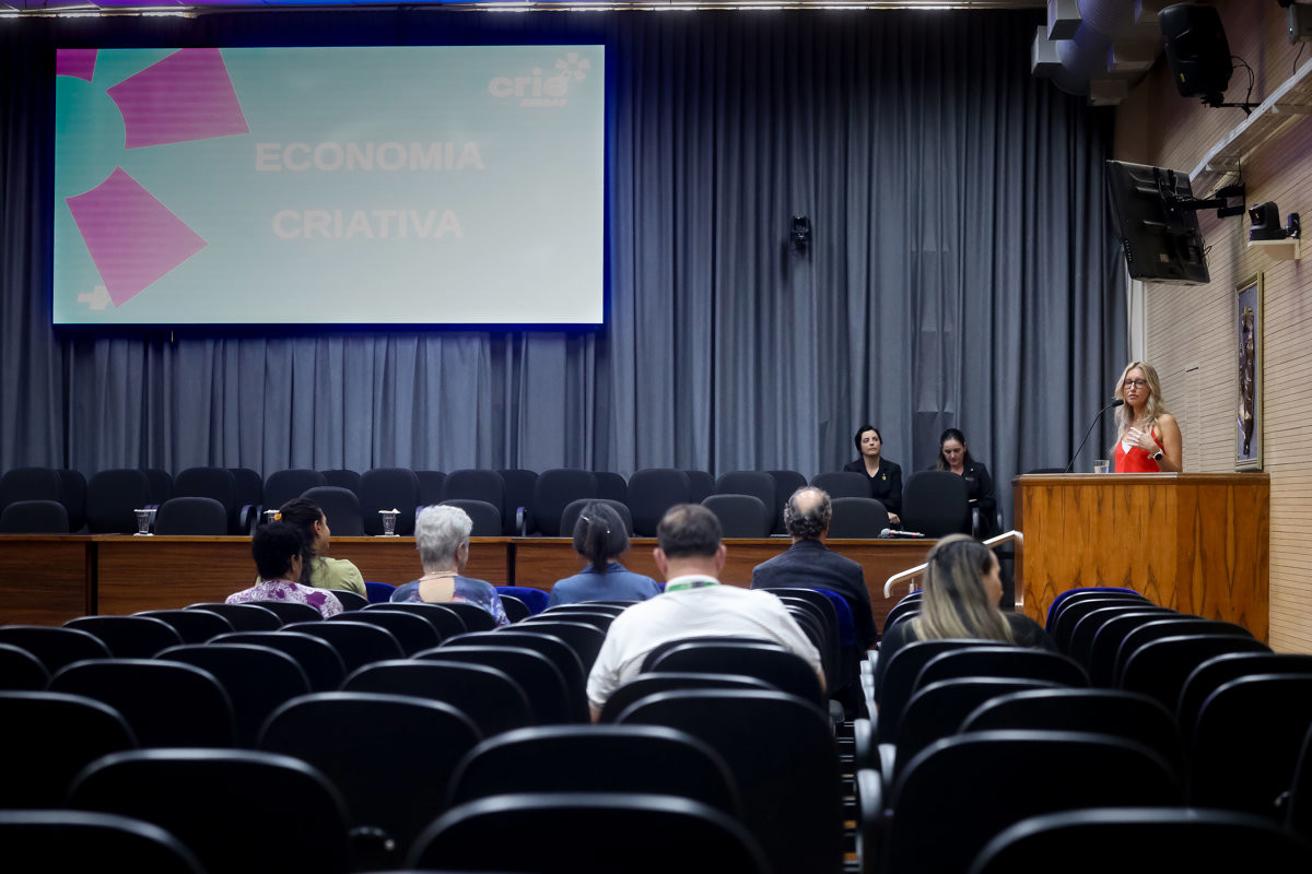 Atividade foi realizada no Salão Nobre "Helly de Campos Melges", na tarde desta quarta (22). Programação segue até sexta-feira (24)
