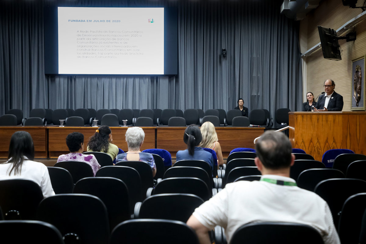 Atividade foi realizada no Salão Nobre "Helly de Campos Melges", na tarde desta quarta (22). Programação segue até sexta-feira (24)